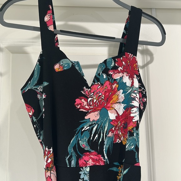 Floral Wide leg jumpsuit- Medium - Picture 3 of 4